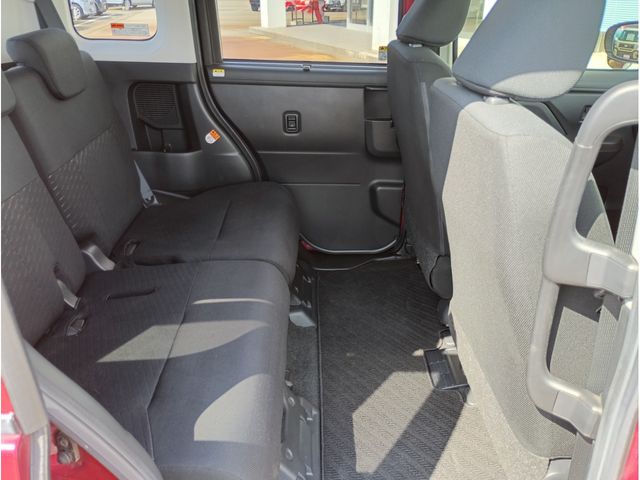 TOYOTA TANK 4WD 2017 Image 31