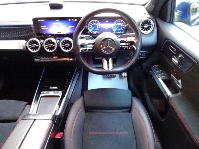 MERCEDES BENZ EQB 2024 Image 31