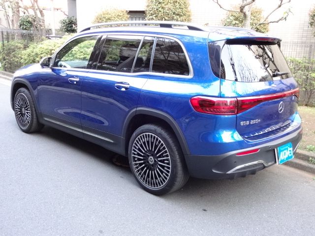 MERCEDES BENZ EQB 2024 Image 31