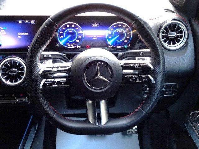 MERCEDES BENZ EQB 2024 Image 31