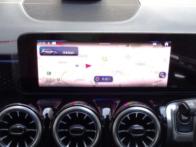 MERCEDES BENZ EQB 2024 Image 31