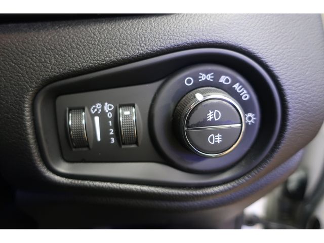 JEEP RENEGADE 2018 Image 31