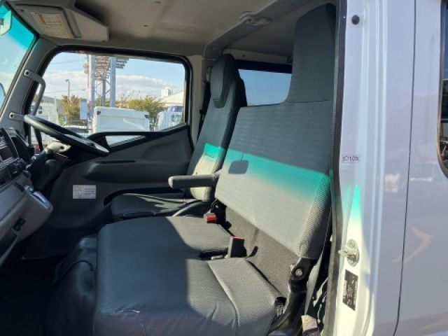 MITSUBISHI CANTER 2016 Image 31