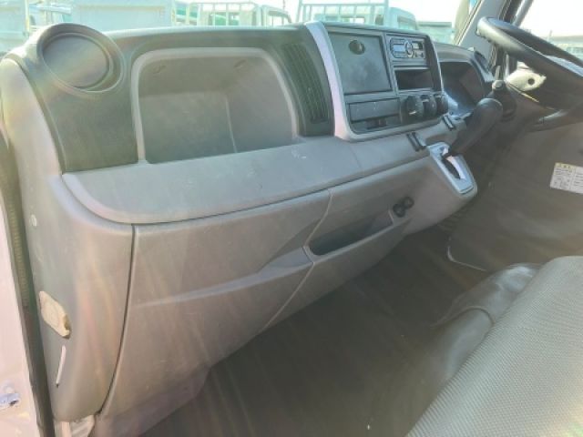 MITSUBISHI CANTER 2016 Image 31