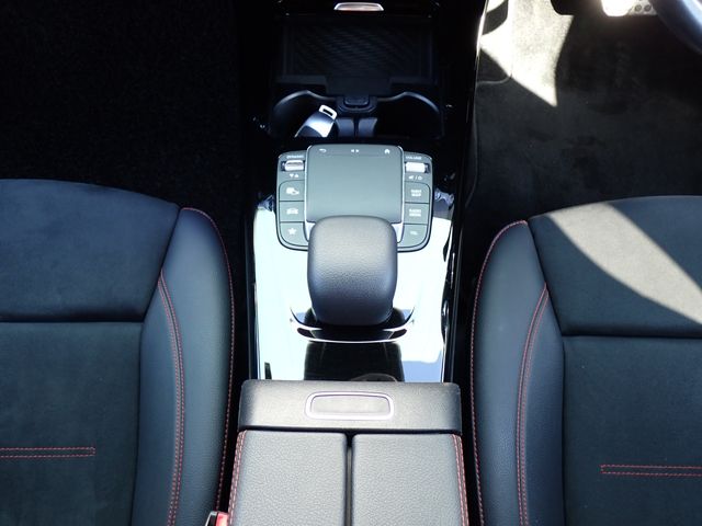 MERCEDES BENZ A CLAS 2021 Image 31