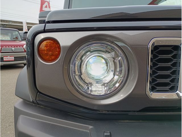 SUZUKI JIMNY NOMADE 2025 Image 31