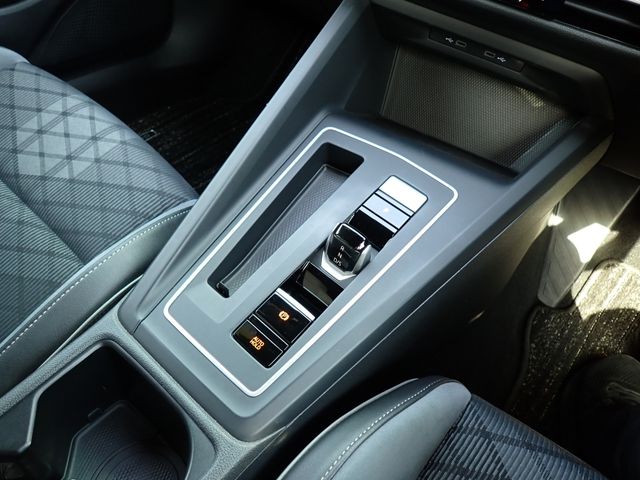VOLKSWAGEN GOLF 2021 Image 31