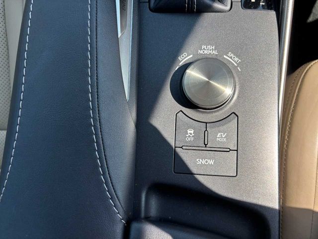 TOYOTA LEXUS IS300H 2017 Image 31