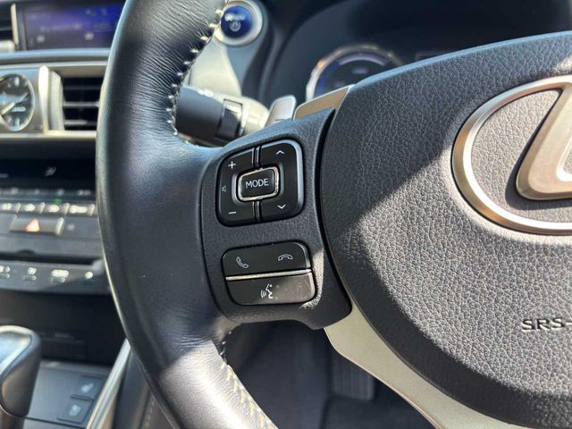 TOYOTA LEXUS IS300H 2017 Image 31