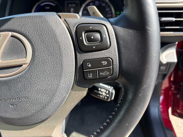 TOYOTA LEXUS IS300H 2017 Image 31