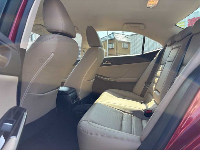 TOYOTA LEXUS IS300H 2017 Image 31