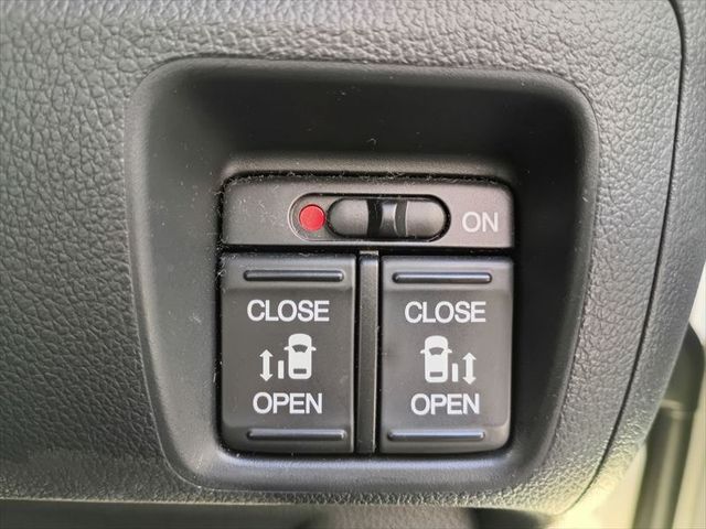 HONDA N BOX CUSTOM 4WD 2016 Image 31