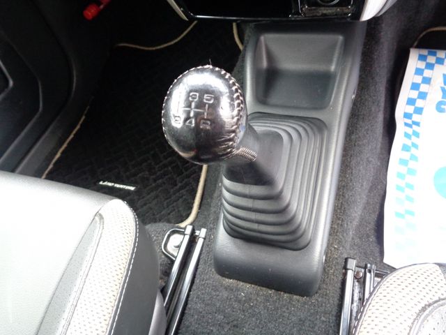 SUZUKI JIMNY 4WD 2017 Image 31