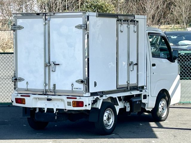 DAIHATSU HIJET TRUCK 4WD 2016 Image 31