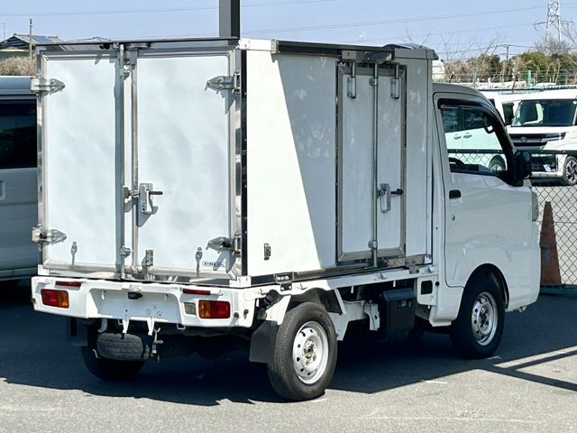 DAIHATSU HIJET TRUCK 4WD 2016 Image 31