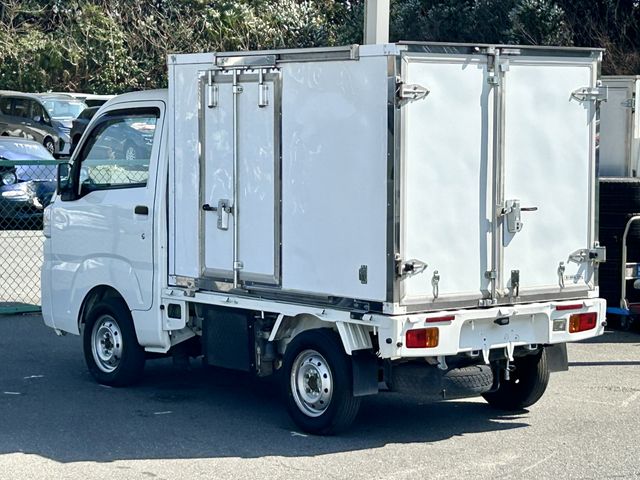 DAIHATSU HIJET TRUCK 4WD 2016 Image 31