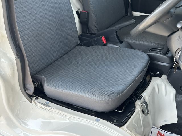 DAIHATSU HIJET TRUCK 4WD 2016 Image 31