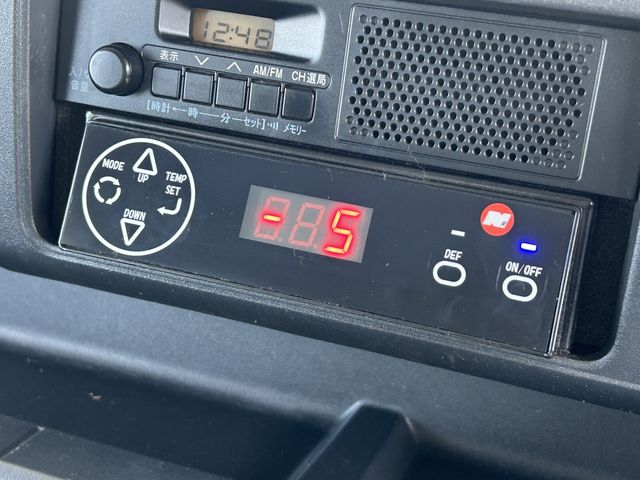 DAIHATSU HIJET TRUCK 4WD 2016 Image 31