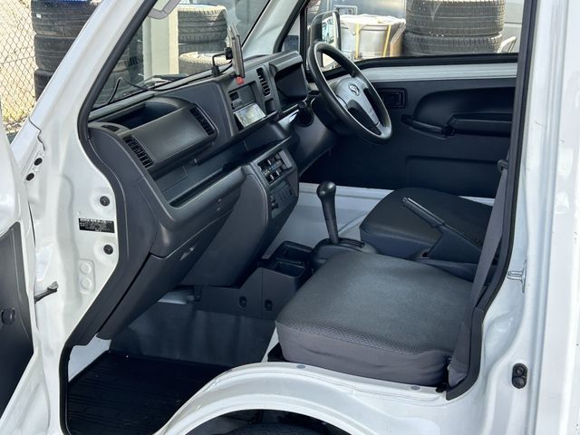 DAIHATSU HIJET TRUCK 4WD 2016 Image 31