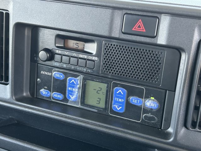 DAIHATSU HIJET CARGO 4WD 2019 Image 31