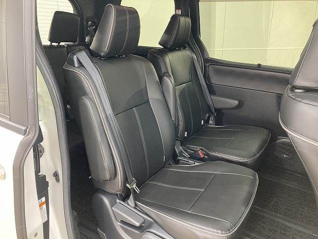 TOYOTA VOXY 2019 Image 31