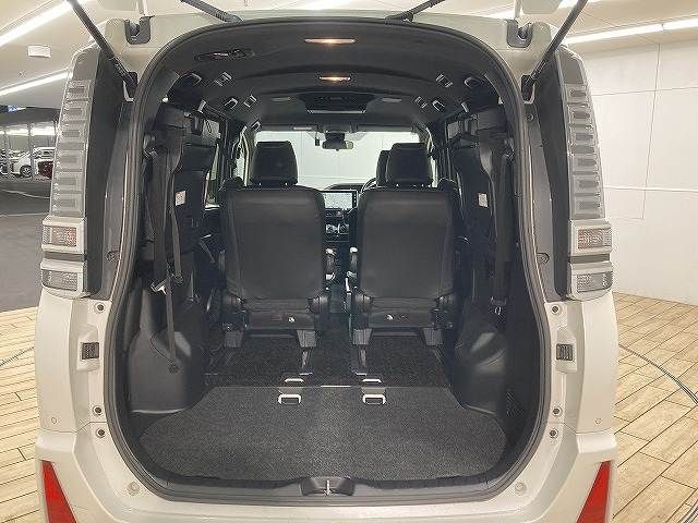 TOYOTA VOXY 2019 Image 31