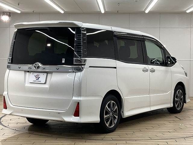 TOYOTA VOXY 2019 Image 31
