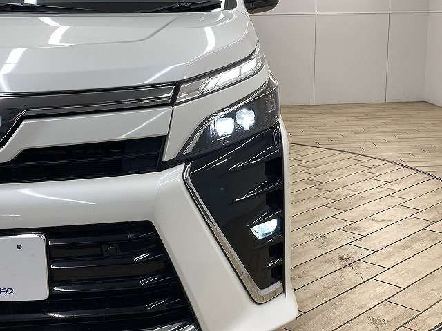 TOYOTA VOXY 2019 Image 31