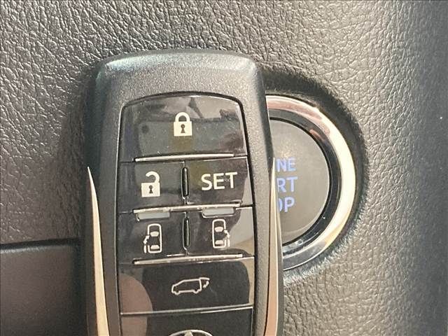 TOYOTA VELLFIRE 2017 Image 31