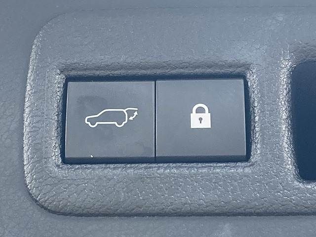 TOYOTA LEXUS NX300H 2018 Image 31