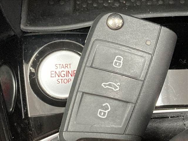 VOLKSWAGEN T-CROSS 2020 Image 31