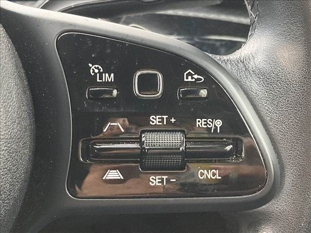 MERCEDES BENZ A CLAS 2018 Image 31