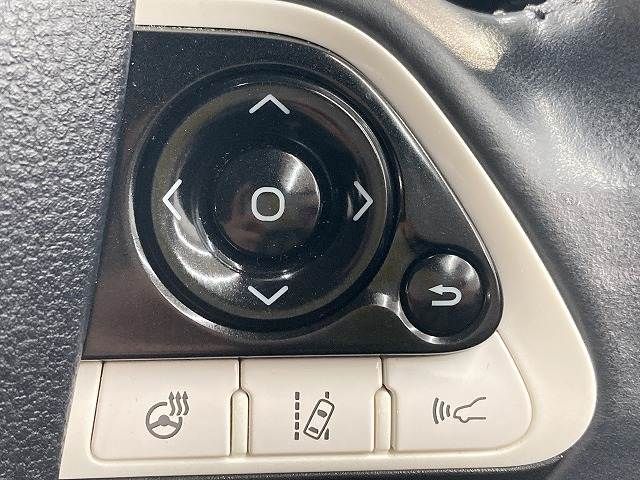 TOYOTA PRIUS PHV 2017 Image 31