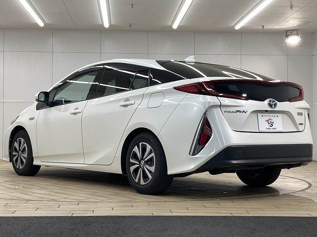 TOYOTA PRIUS PHV 2017 Image 31