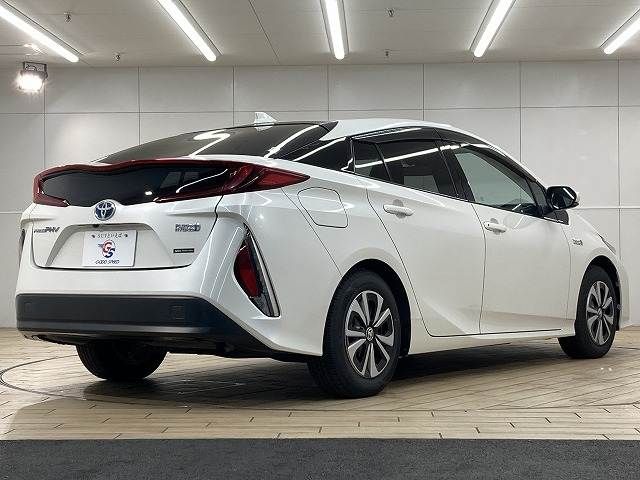 TOYOTA PRIUS PHV 2017 Image 31