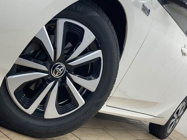 TOYOTA PRIUS PHV 2017 Image 31