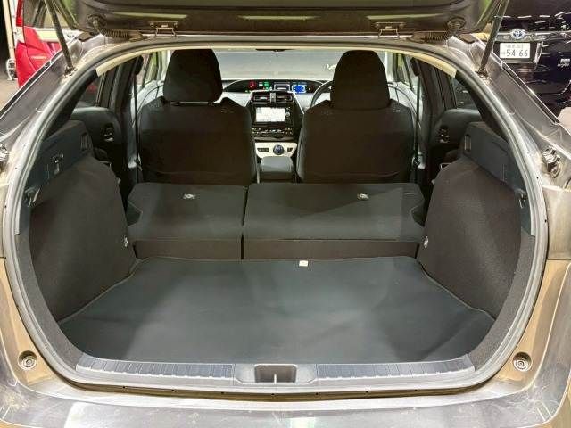 TOYOTA PRIUS 2017 Image 31