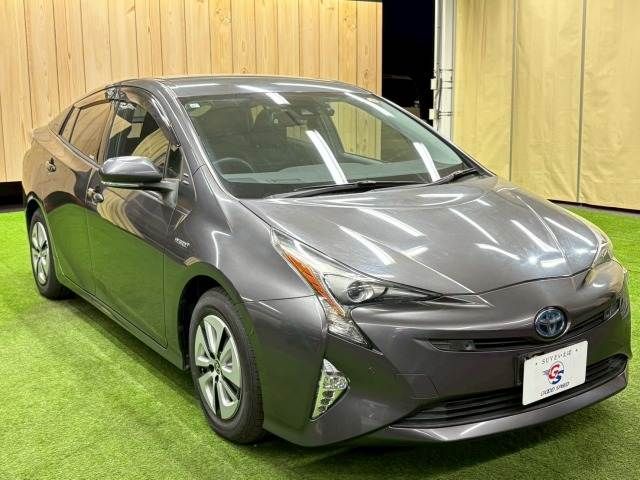 TOYOTA PRIUS 2017 Image 31