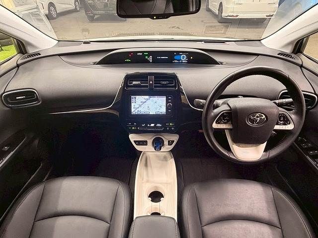 TOYOTA PRIUS 2016 Image 31