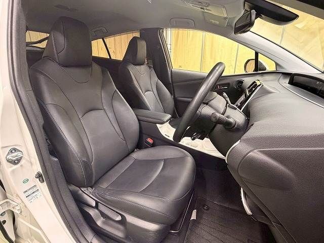 TOYOTA PRIUS 2016 Image 31