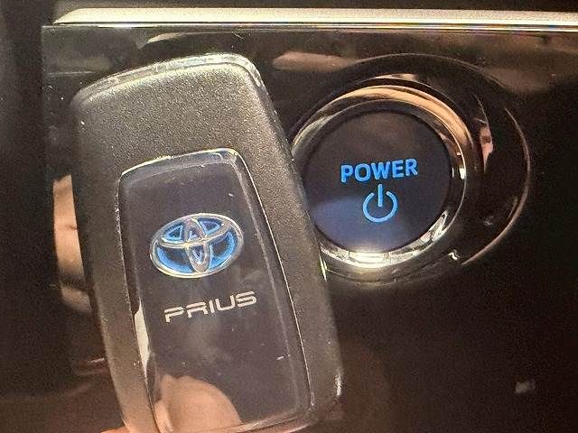 TOYOTA PRIUS 2016 Image 31