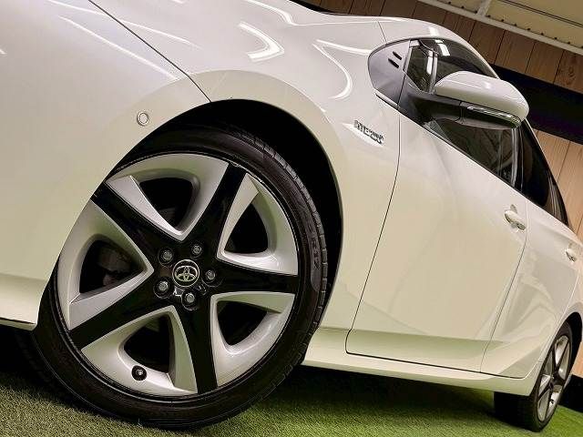 TOYOTA PRIUS 2016 Image 31