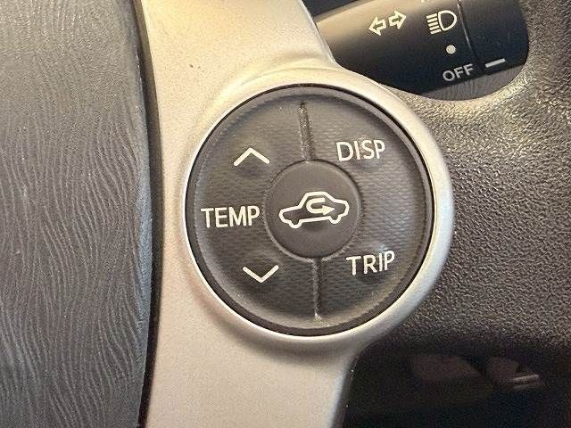 TOYOTA PRIUS 2012 Image 31