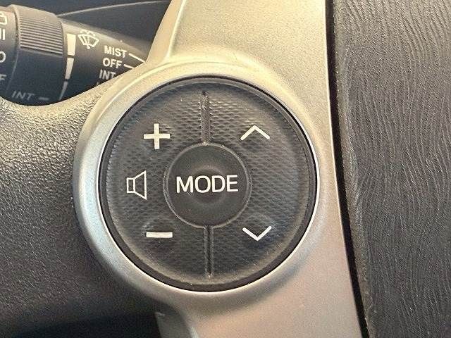 TOYOTA PRIUS 2012 Image 31