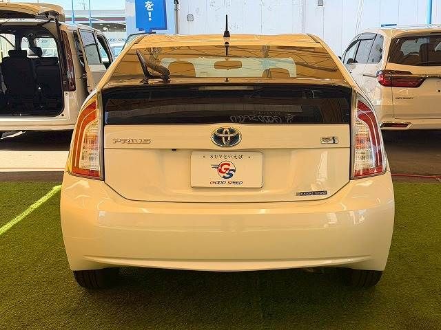 TOYOTA PRIUS 2012 Image 31