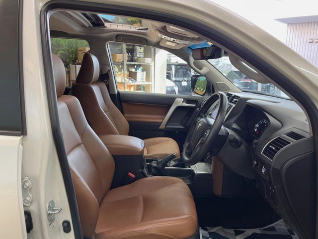 TOYOTA LANDCRUISER PRADO 2022 Image 31