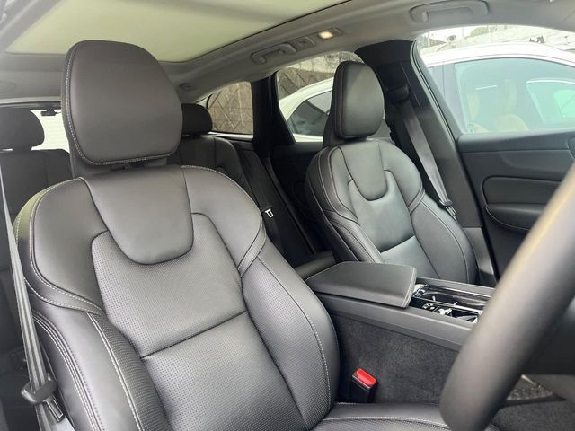 VOLVO XC60 2025 Image 31