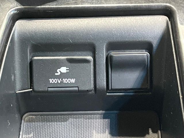 NISSAN ELGRAND 2012 Image 31