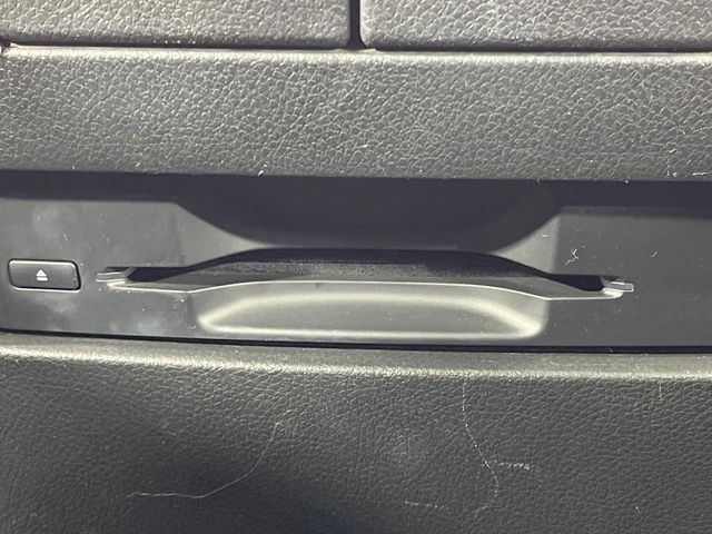 NISSAN ELGRAND 2012 Image 31