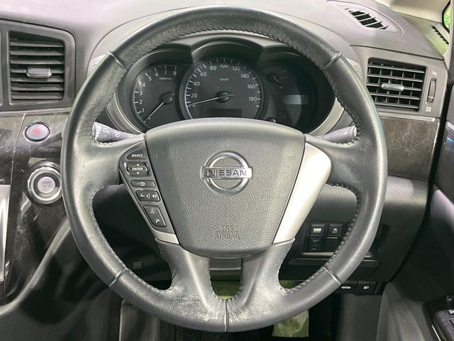 NISSAN ELGRAND 2012 Image 31